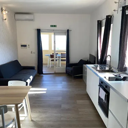 Merisi Aparthotel 2*